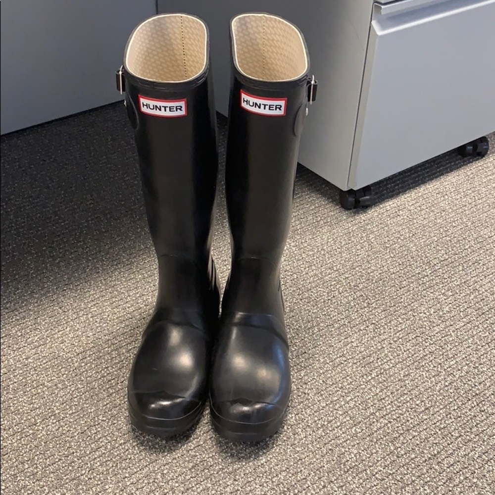 Hunter rain boots, size 7, matte black